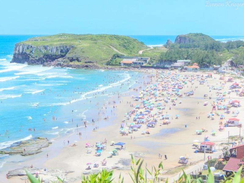 Kitnet K1 Em Torres-Rs - Na Mais Bela Praia Gaucha - Cozinha - Banheiro - Ar Condicionado - Smart Tv 32' - Wi-Fi - Anfitria Superhost No Bnb Екстериор снимка
