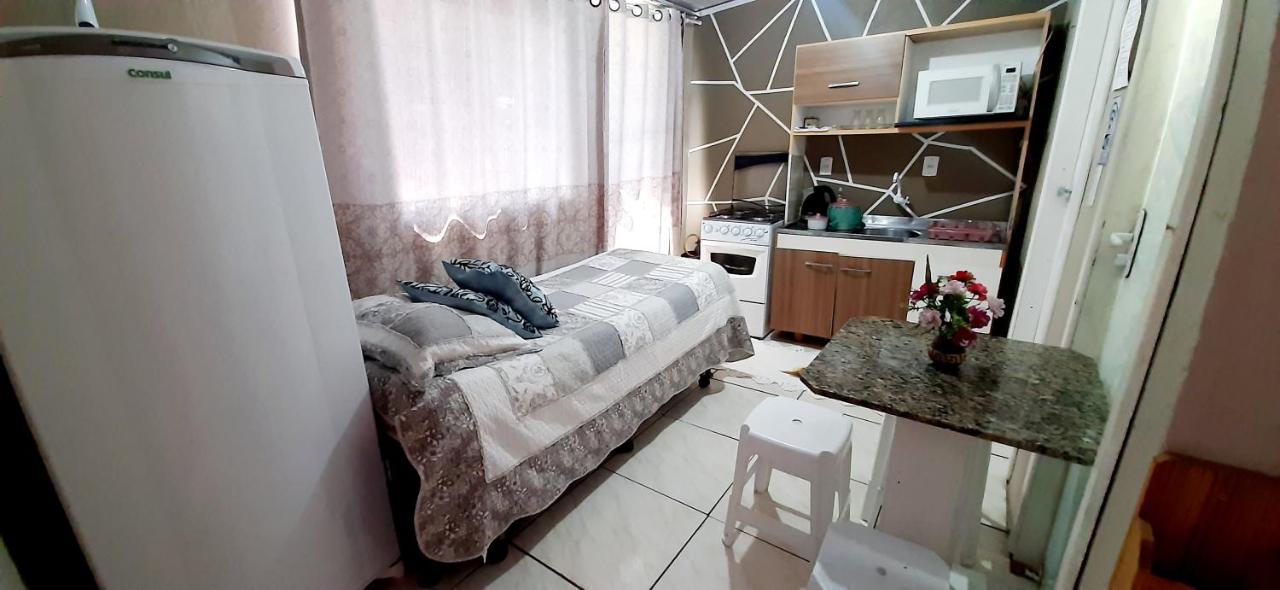Kitnet K1 Em Torres-Rs - Na Mais Bela Praia Gaucha - Cozinha - Banheiro - Ar Condicionado - Smart Tv 32' - Wi-Fi - Anfitria Superhost No Bnb Екстериор снимка