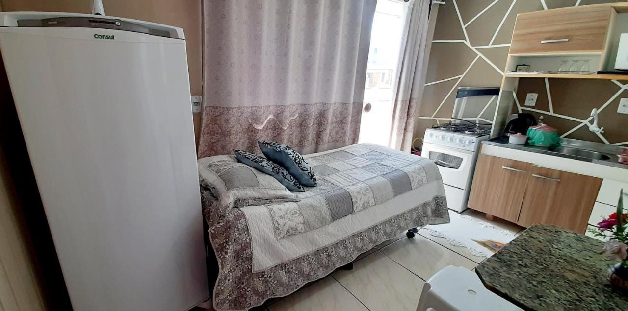 Kitnet K1 Em Torres-Rs - Na Mais Bela Praia Gaucha - Cozinha - Banheiro - Ar Condicionado - Smart Tv 32' - Wi-Fi - Anfitria Superhost No Bnb Екстериор снимка